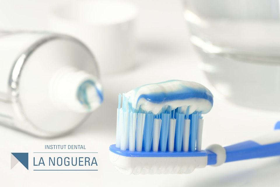 Funcionen els dentífrics contra la sensibilitat dental? ¿Funcionan los dentífrico contra la sensibilidad dental?