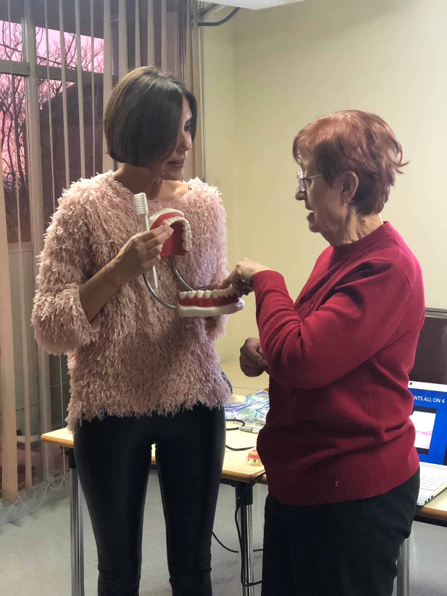 Taller Salut bucodental per a Gent Gran, Merànguens.