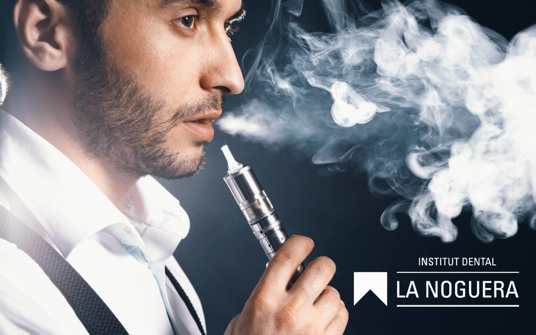 El consum de cigarretes electròniques o vapejadors pot tenir diversos efectes negatius sobre la salut bucodental, tot i que s'ha comercialitzat com una alternativa més segura al tabac convencional.