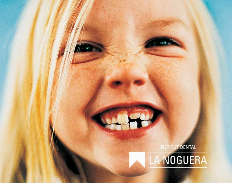 Les dents de llet són una part important del desenvolupament dental dels nens i hi ha diversos aspectes que és important conèixer sobre elles